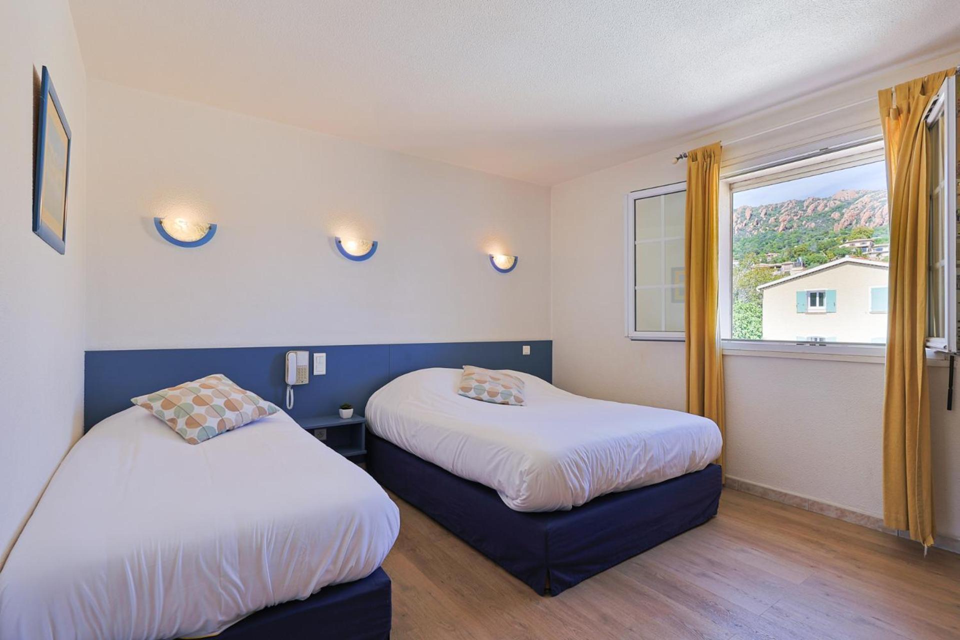 Logis Hotel L'Esterella Saint-Raphaël Zewnętrze zdjęcie