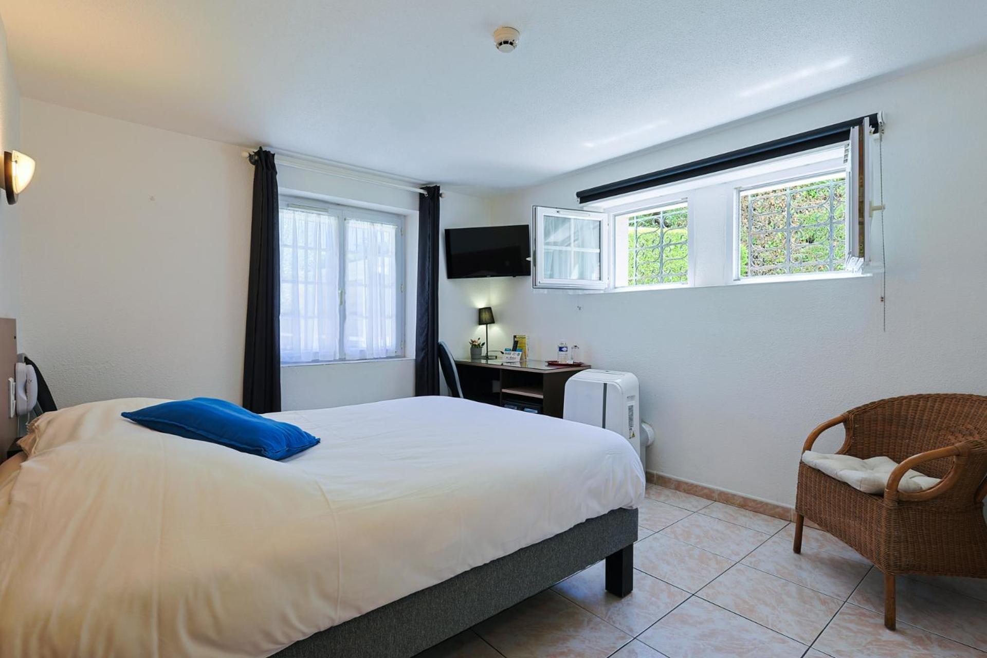 Logis Hotel L'Esterella Saint-Raphaël Zewnętrze zdjęcie
