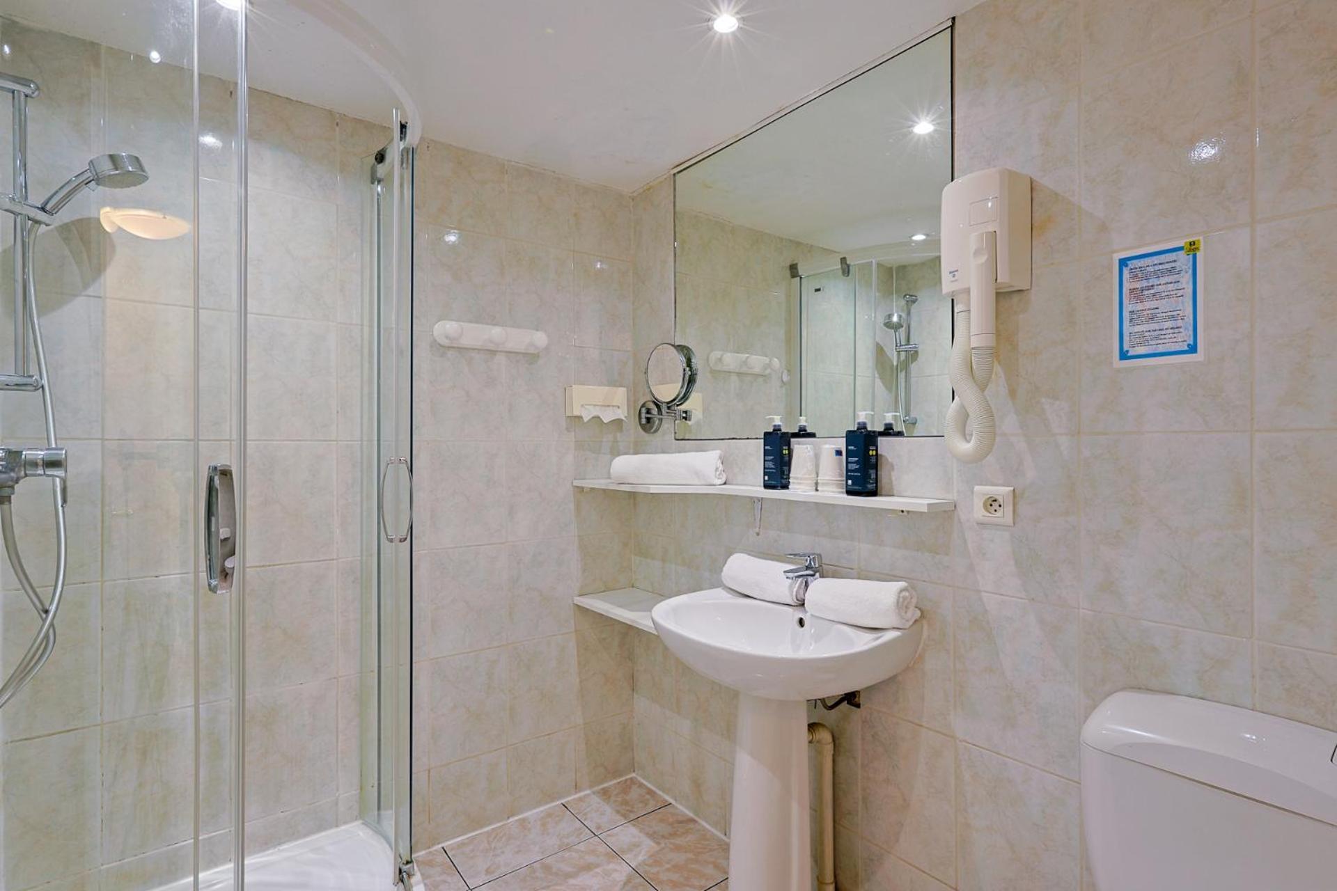 Logis Hotel L'Esterella Saint-Raphaël Zewnętrze zdjęcie