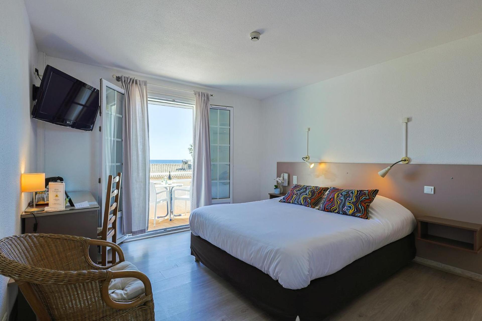 Logis Hotel L'Esterella Saint-Raphaël Zewnętrze zdjęcie