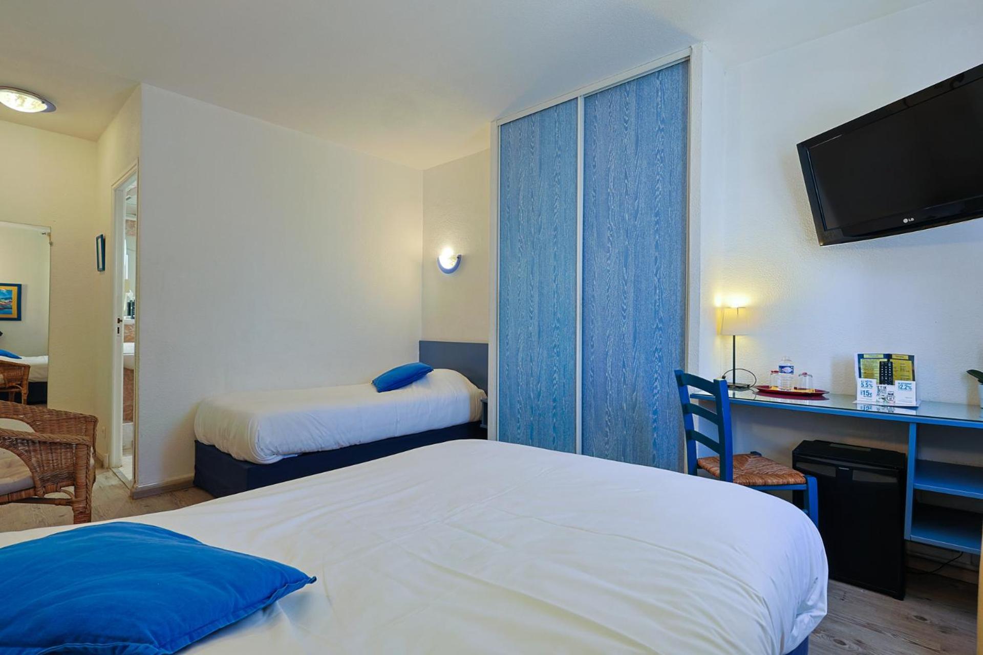 Logis Hotel L'Esterella Saint-Raphaël Zewnętrze zdjęcie