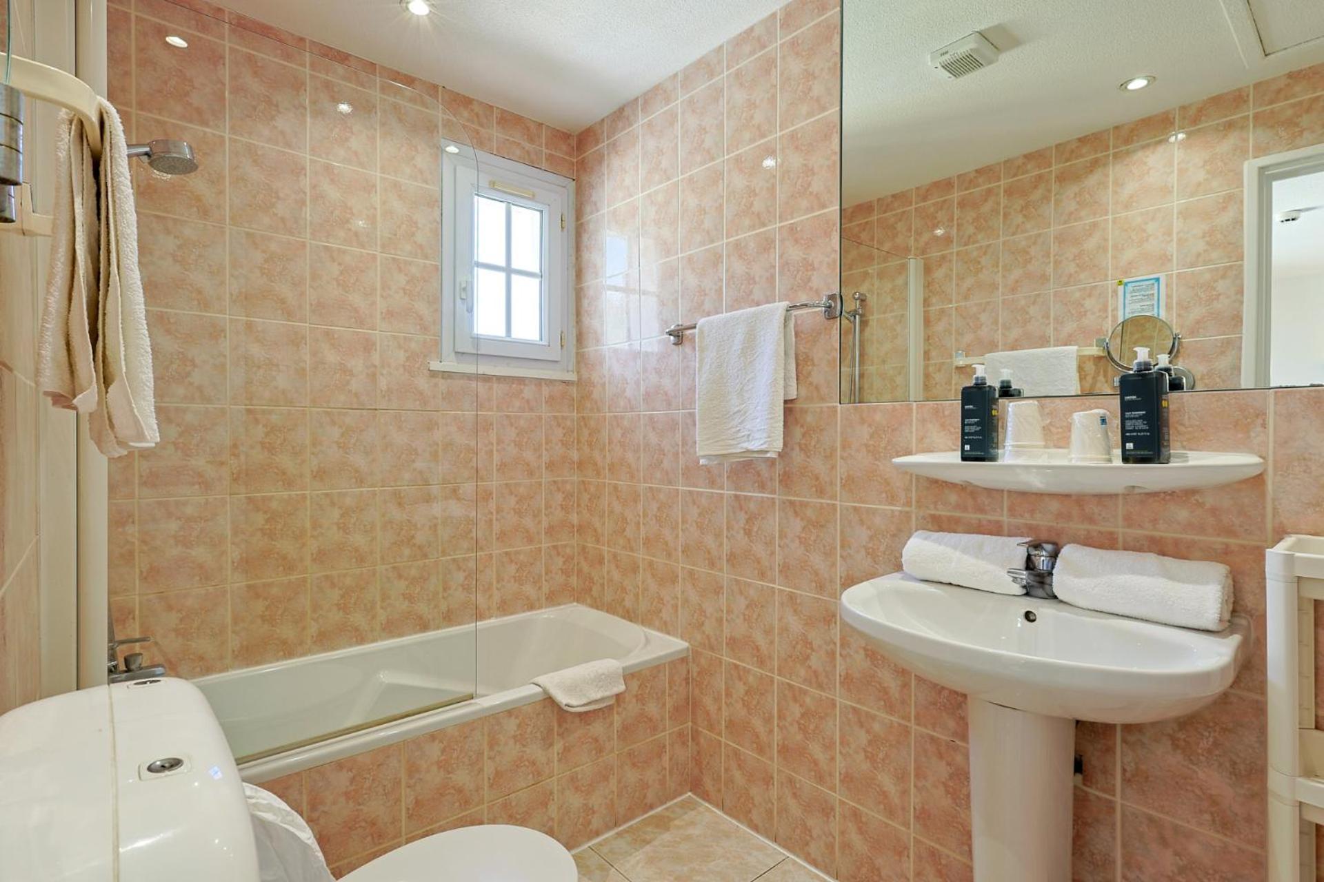 Logis Hotel L'Esterella Saint-Raphaël Zewnętrze zdjęcie