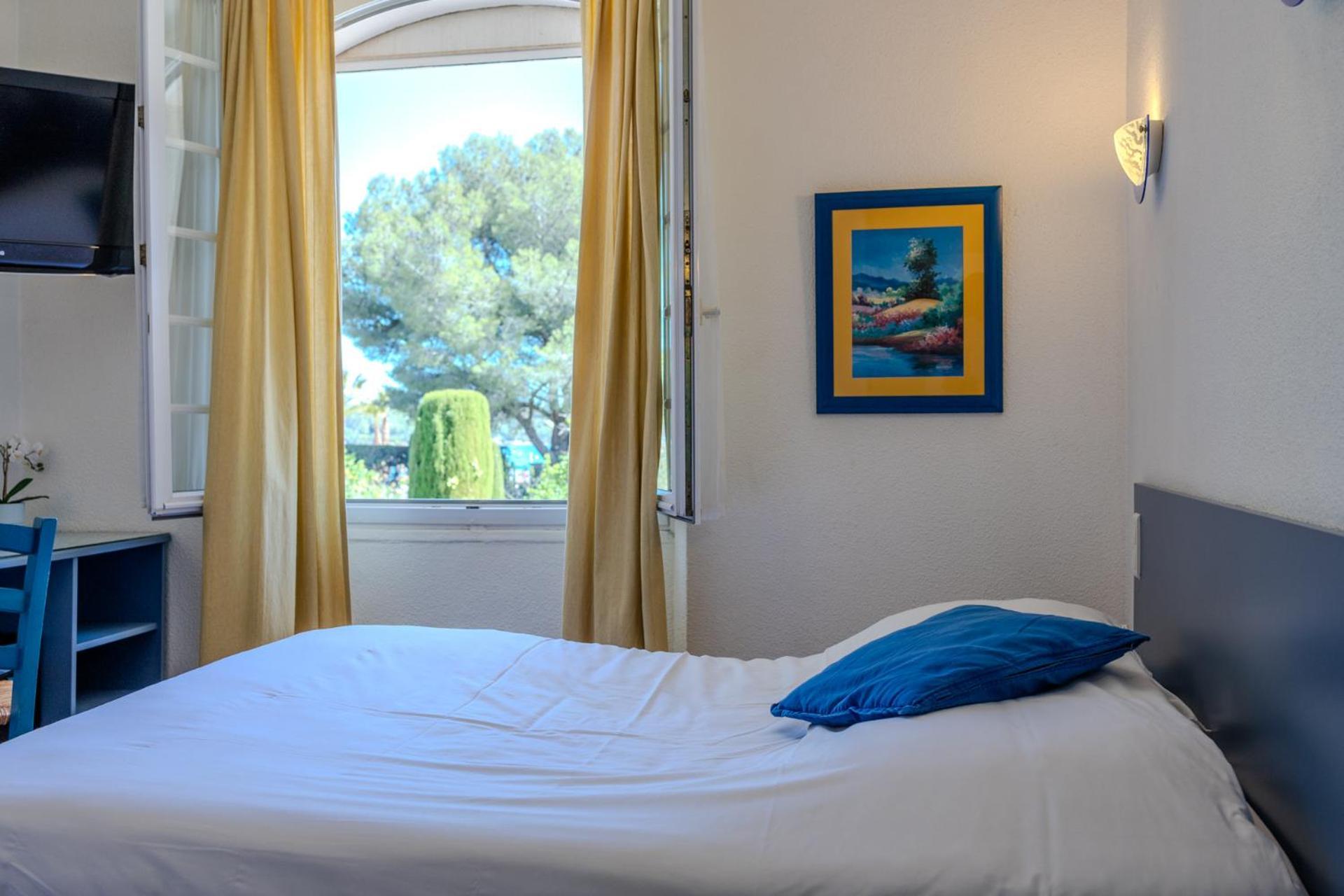 Logis Hotel L'Esterella Saint-Raphaël Zewnętrze zdjęcie