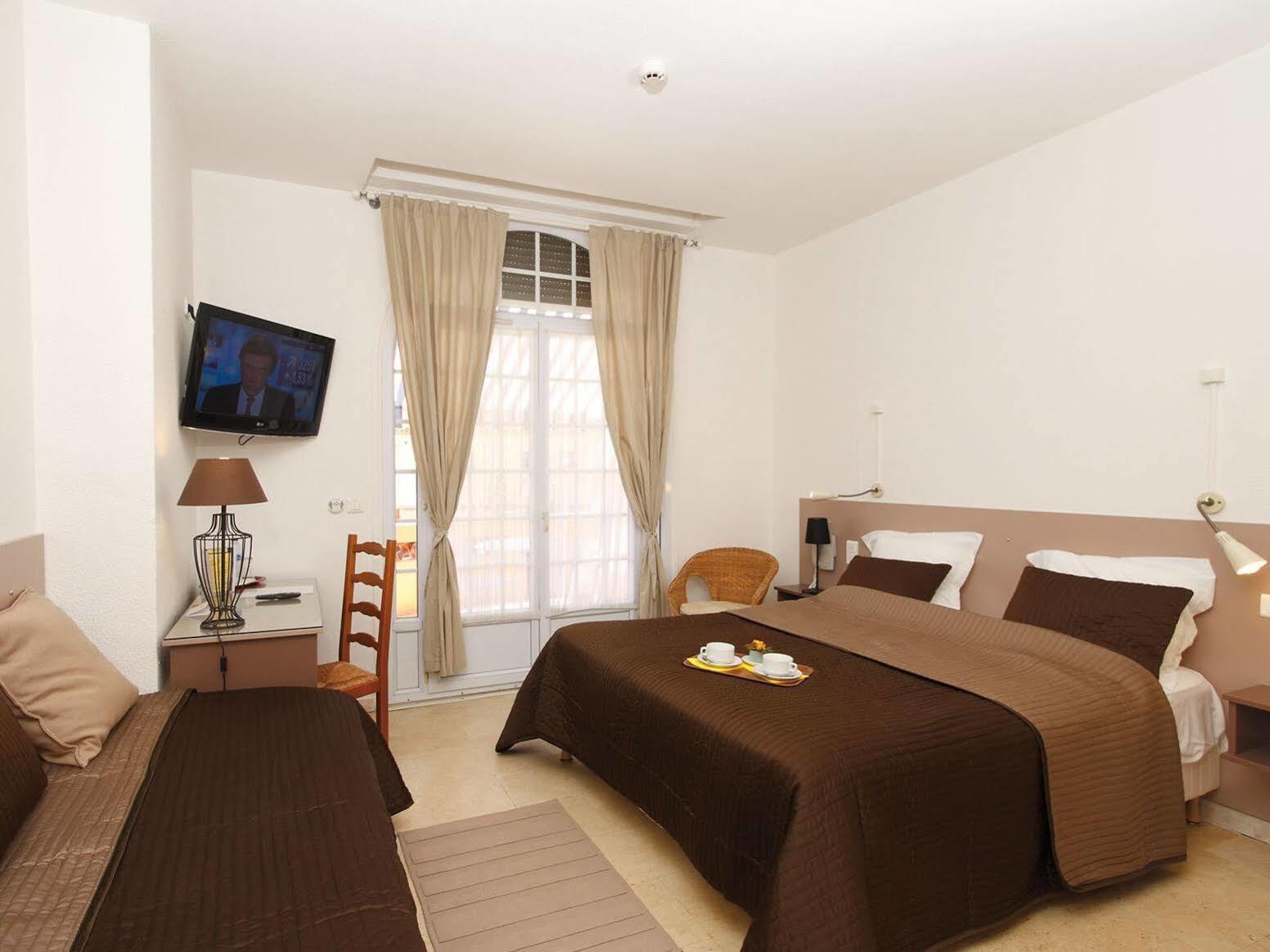 Logis Hotel L'Esterella Saint-Raphaël Zewnętrze zdjęcie