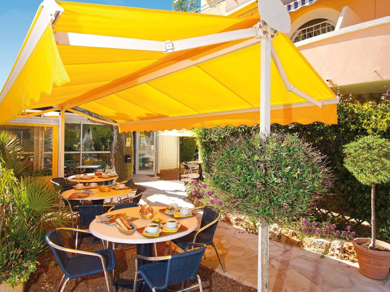 Logis Hotel L'Esterella Saint-Raphaël Zewnętrze zdjęcie